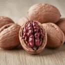 Орех грецкий с красным ядром Рубин № 1