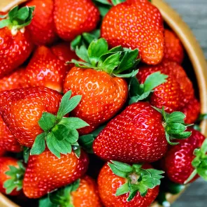 Земляника ремонтантная (крупноплодная) урожайная Брина, 5 саж.